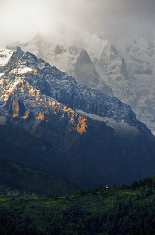 matsvri:Annapurna Sunset ✕ carl.s.zhang