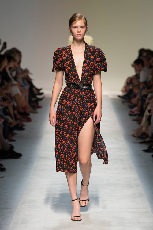 modadivas:Ermanno Scervino Spring Summer 2019 women’s...