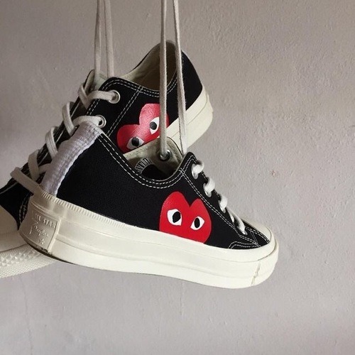 black low top cdg converse