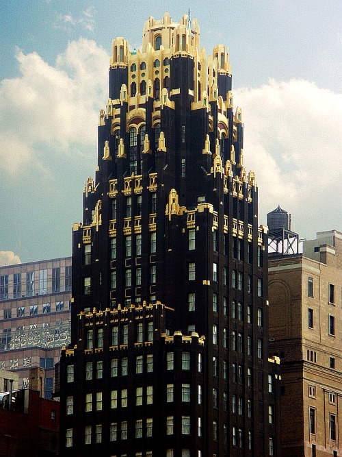 naamahdarling:whitedogblog:The wonderful gothic art deco...