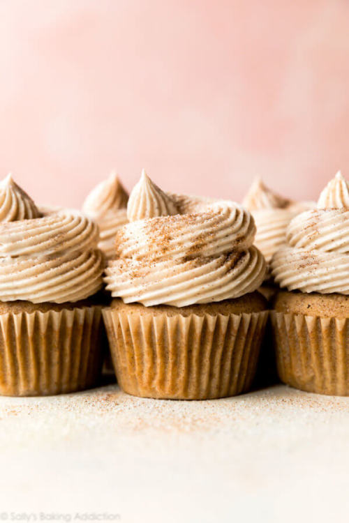 sweetoothgirl:Chai Latte Cupcakes