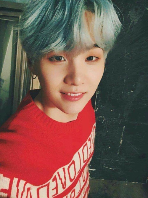 btswithmelanin:Random pics of Yoongi