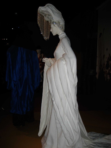 costumeloverz71:Sister Evelyn (Justine Waddell) White dress.....