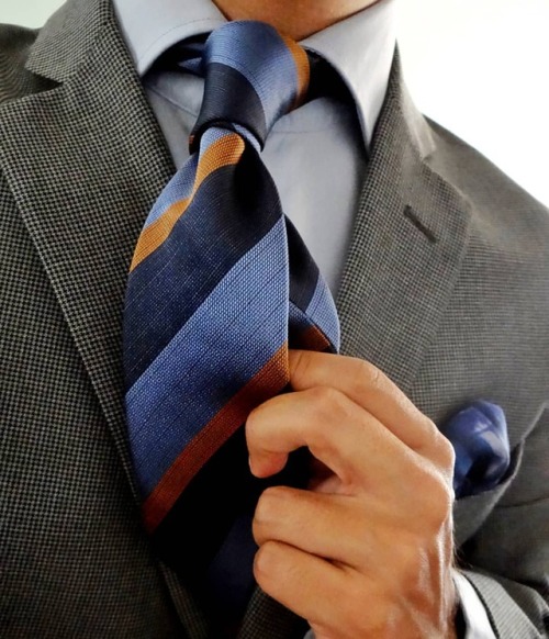 This beautiful tie, my friends, is The Andrew Tie by @oxandbull...