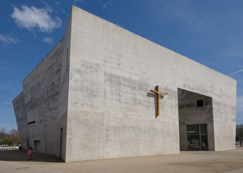 scavengedluxury:Maria-Magdalena Church, Freiburg. March 2017.