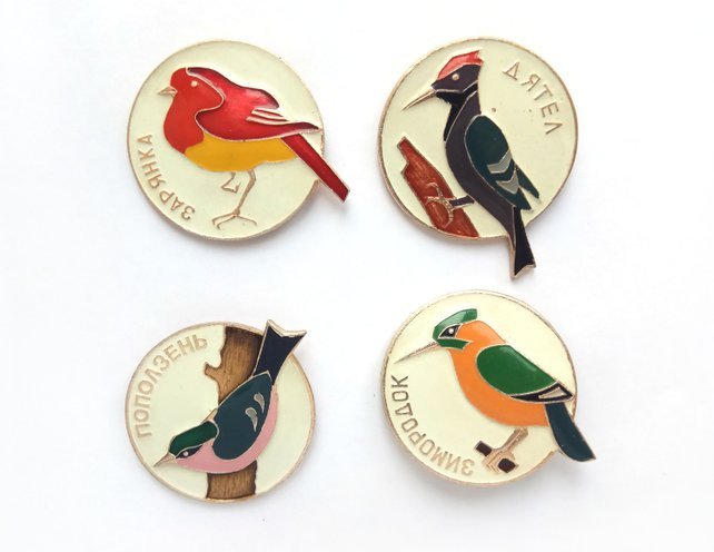 Large enamel pins with birds: robin, woodpecker, nuthatch, kingfisher (Choose & buy)