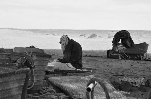 tanyushenka:Desert Prayer, Morocco@Andrea Trecate