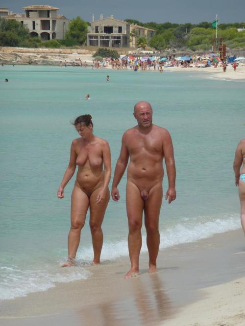 Sex porn pictures Nude resort sex 10, Mature nude on emyfour.nakedgirlfuck.com