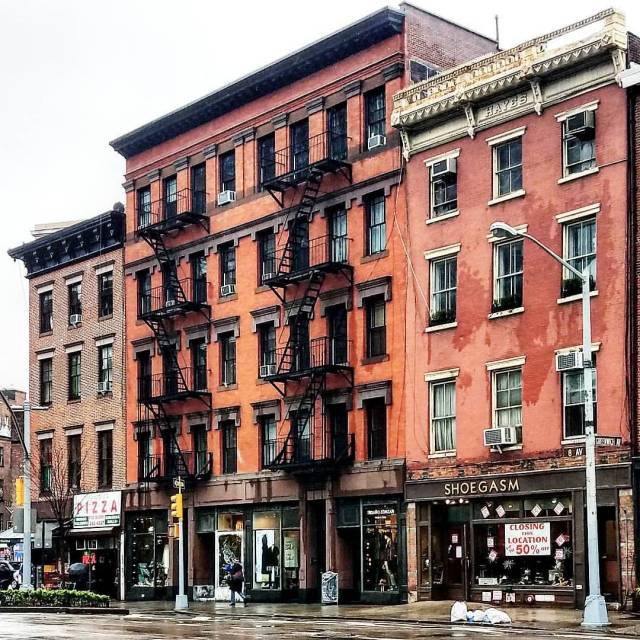 Wandering New York, #Houses and #storefronts in #Greenwich_Village,...