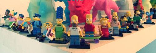 THE SIMPSONS X LEGOOf course !