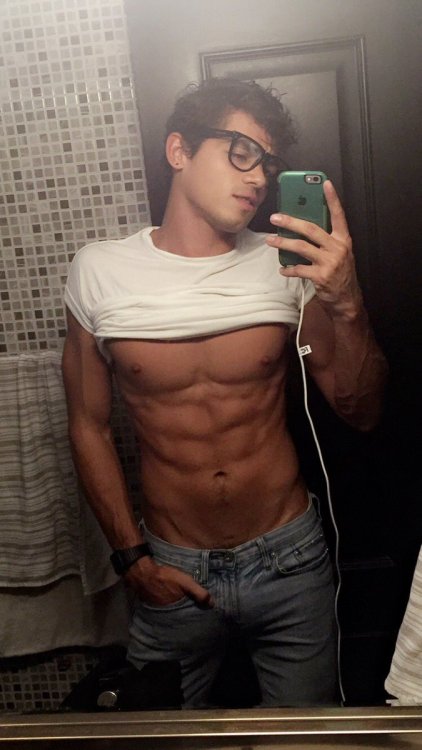 chacal90:latinosworld1:http://latinosworld1.tumblr.com/AKA:...