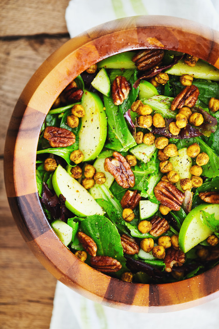 Curry Apple Salad with Spiced Chickpeas - TOFU is the new black