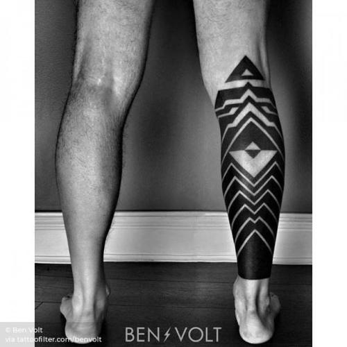 By Ben Volt, done at FORM8 Tattoo, San Francisco.... leg;calf;big;benvolt;op art;facebook;blackwork;twitter;geometric