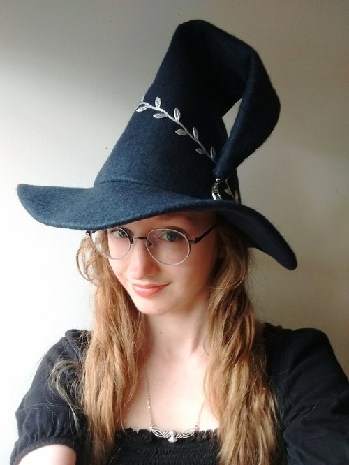 wandering-mage:My hat I’ve worn frequently since making it...