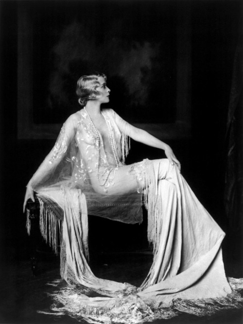 pankurios-templeovarts:Shots taken by Alfred Cheney Johnston...