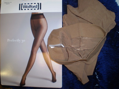 nylonandy:Wolford Perfectly 30  color  caramelI absolutely...