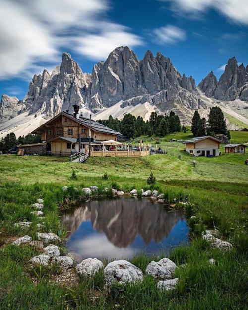 travelingpage: Rifugio delle Odle, Italy | Nicola...