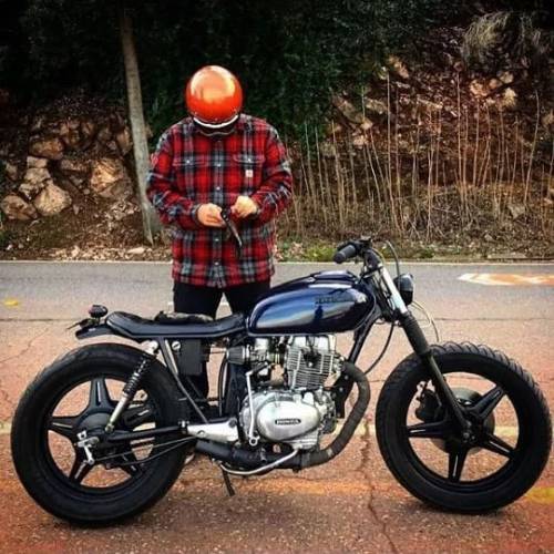 #Honda #cb400 #Bratstyle...