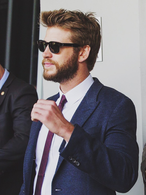 liam hemsworth.  - Página 33 Tumblr_of1zjiBo8d1ssh0p7o1_500