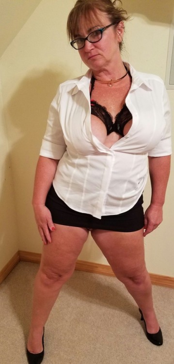 lookinforfunsblog:Reblog my pretty face, big tits and open...