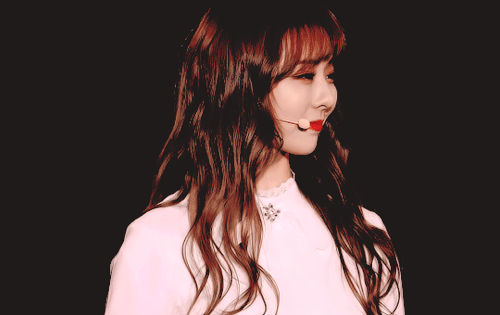 loona loona 1/3 vivi femaleidolsedit mine gifs waaaaaa