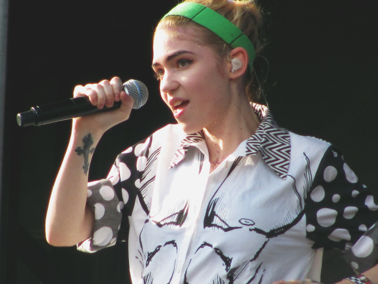 grimes-claireboucher.tumblr.com - queenoflame: Photos of Grimes taken ...