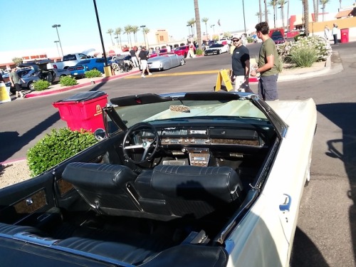 justneedsalittlework:1968 Pontiac Bonneville convertible...