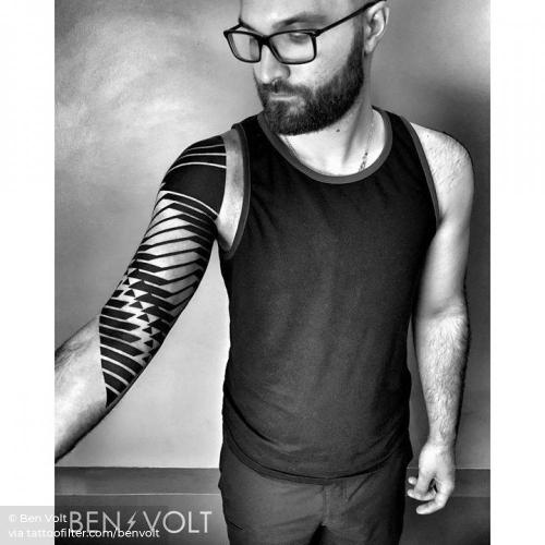 By Ben Volt, done at FORM8 Tattoo, San Francisco.... benvolt;big;blackwork;facebook;geometric;half sleeve;op art;twitter