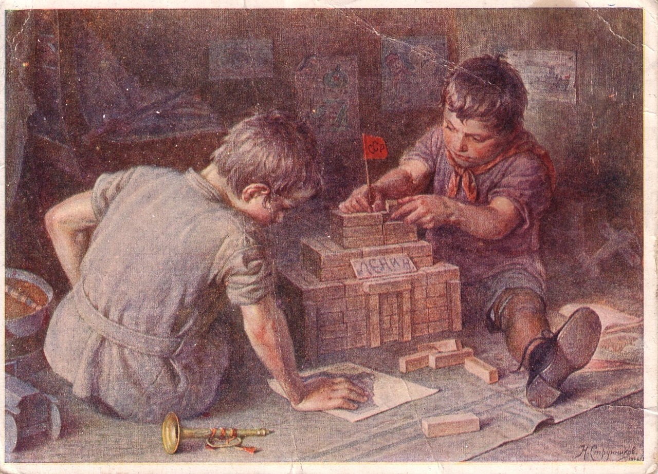 “Boys building Lenin’s Mausoleum”, postcard by N. Strunnikov (1931)