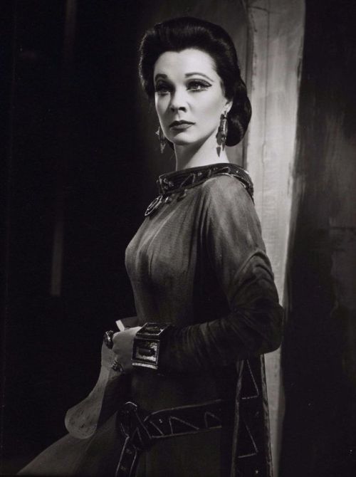 operaqueen:Vivien Leigh, Macbeth.