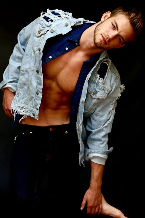 scotty-rawks: Dustin McNeer // by: Joel Codiamat