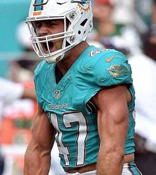 lovehotdudes:Kiko Alonso