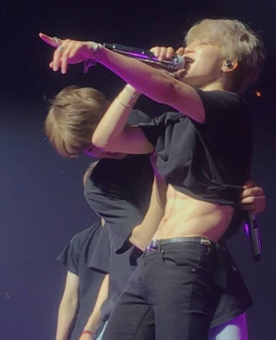 taehyung with abs | Tumblr