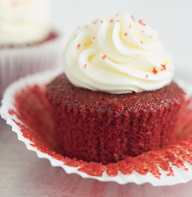 Full Cravings — Red Velvet Cupcakes (recipe in Spanish)