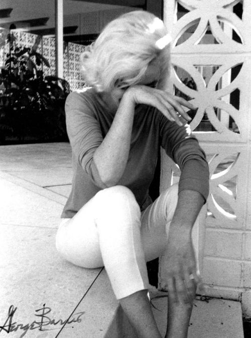 infinitemarilynmonroe:Marilyn Monroe photographed by George...