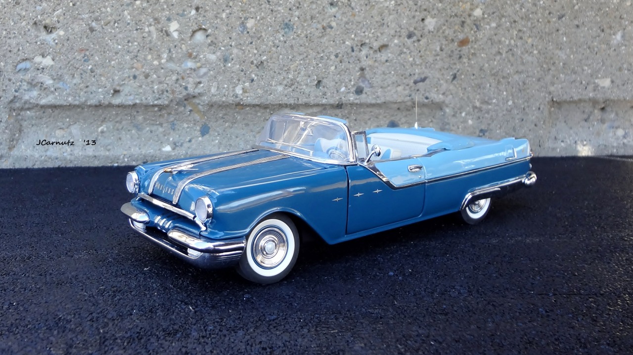 DIECAST MANIA • 1955 Pontiac Star Chief Convertible Issued by the...