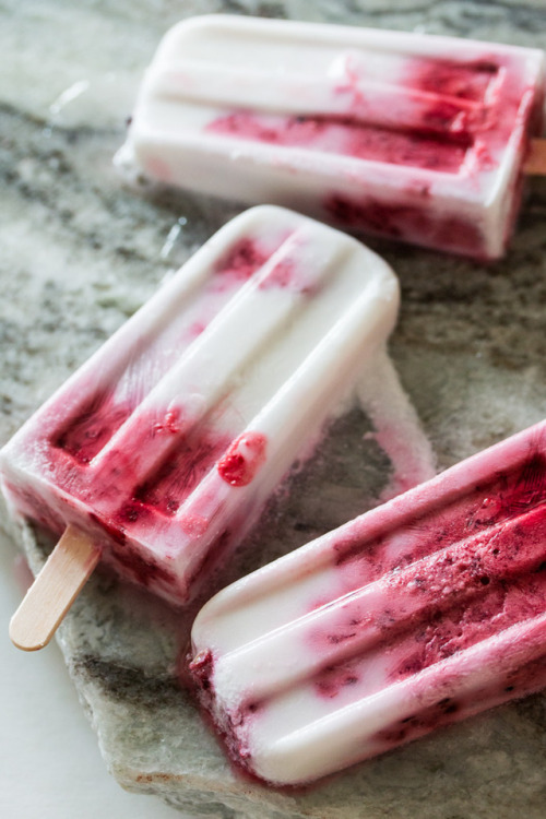 fitandhealthyfoods:Coconut Blackberry Lime Paletas are a...