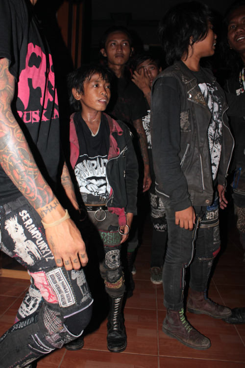 blackiexblast:awesome punx in medan, indonesiaphotos by...