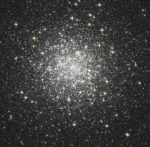 astronomyblog:Globular clusters: Messier 3, Messier 9 and...