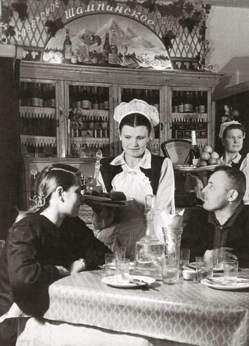 Workers’ diner in Chekhov, Sakhalin (Russian Far East), 1950s. (via)