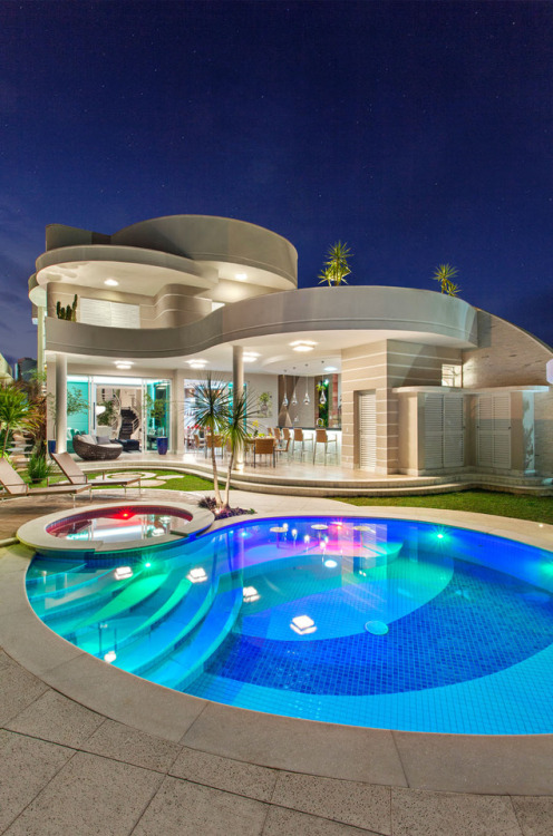 idesignarch:Contemporary Luxury Home with Curved Facade -...