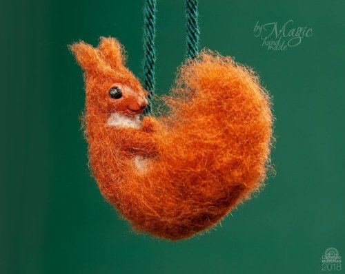 sosuperawesome:Needle Felted Animal NecklacesBy Magic on...