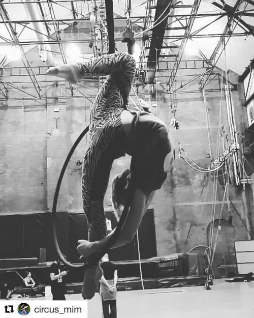 @circus_mim bending over backwards for her last day of