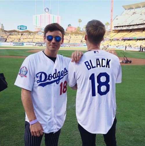 dodgers pride shirt