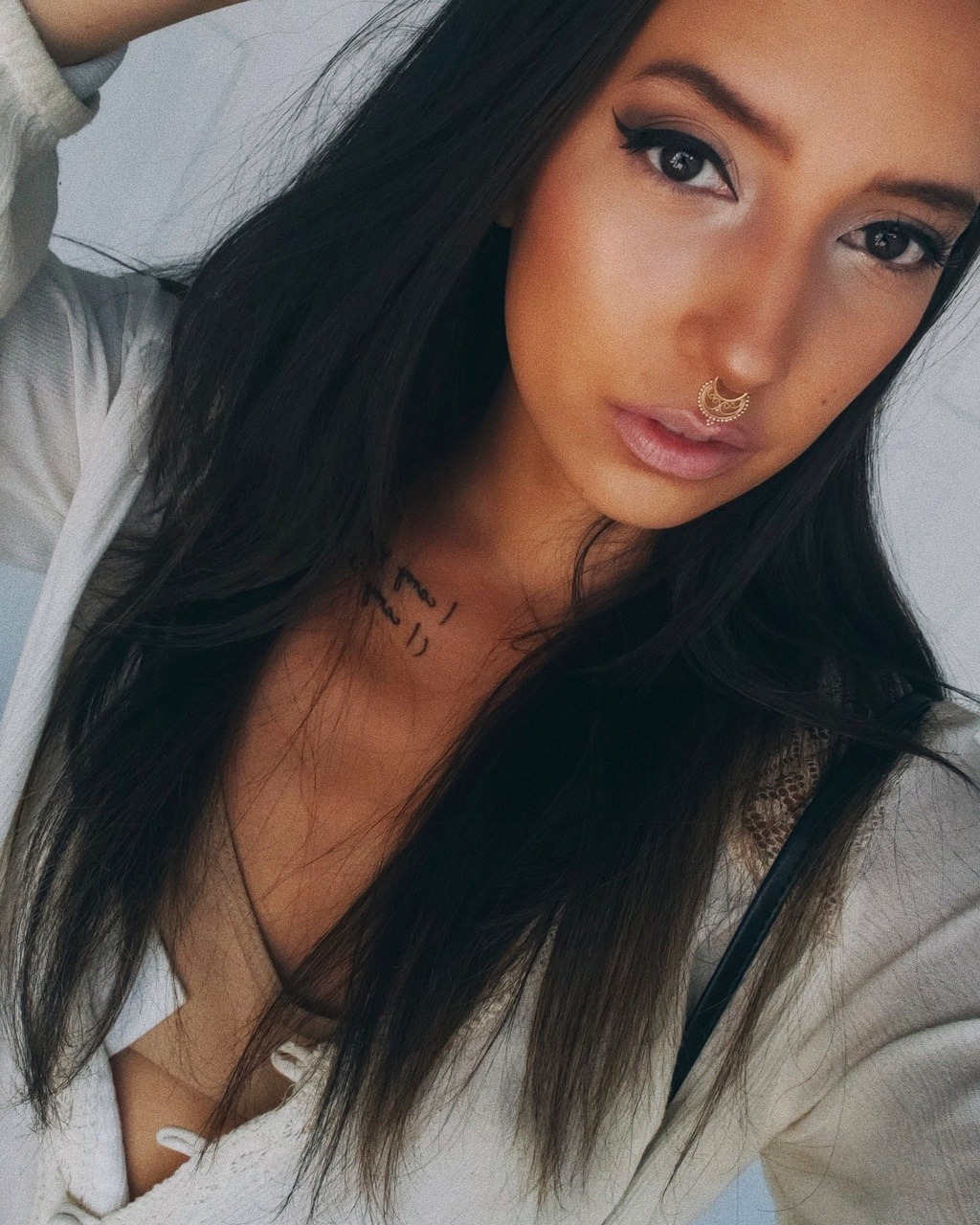 Sensual post from girlsexyselfpics