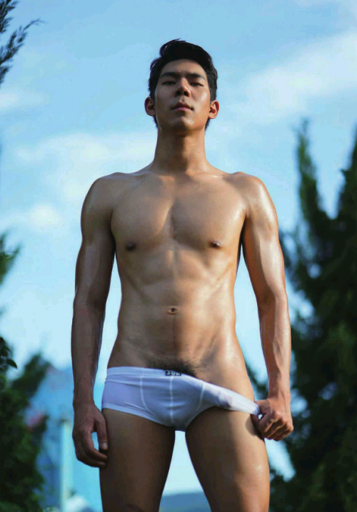 blueeyes575:dean-asianhunks:Fame Krittapat Nimngamsri  ...