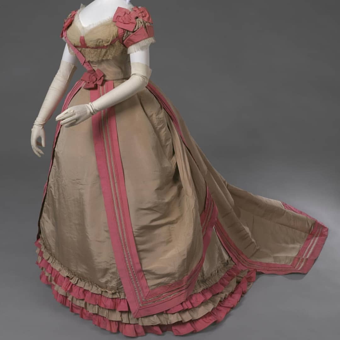 Ladies Fashion - Mid Victorian!