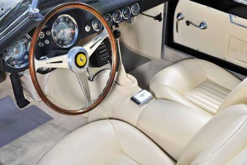 nicho4125:gentlemanracedriver:Ferrari 250 GT California...