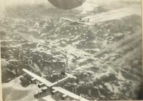 bmachine:B-24 Liberator bombers from the 450th American bomber...