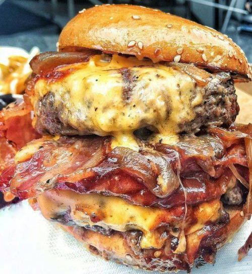 yummyfoooooood:Huge BBQ Bacon CheeseburgerJesus that looks...